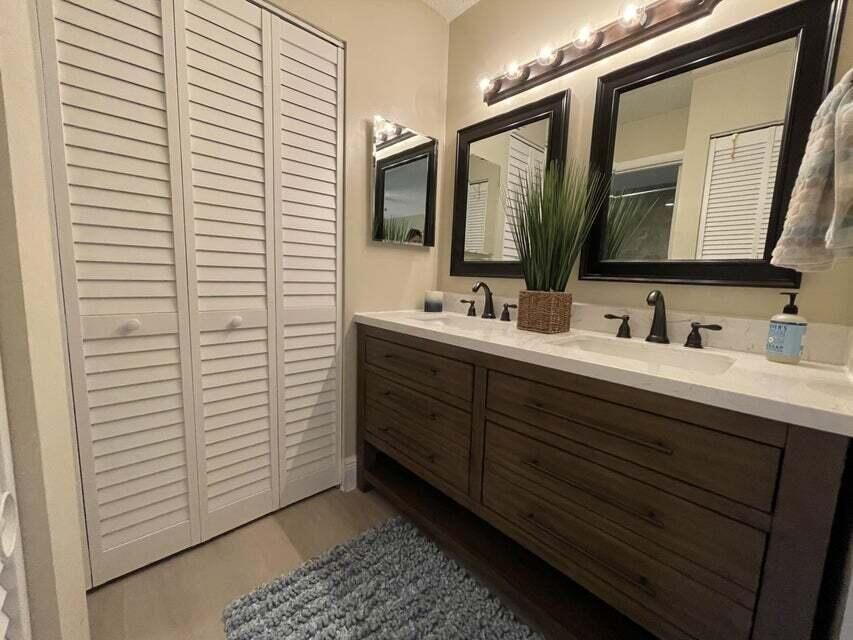 Activo con contrato: $4,500 (2 camas, 2 baños, 1180 Pies cuadrados)