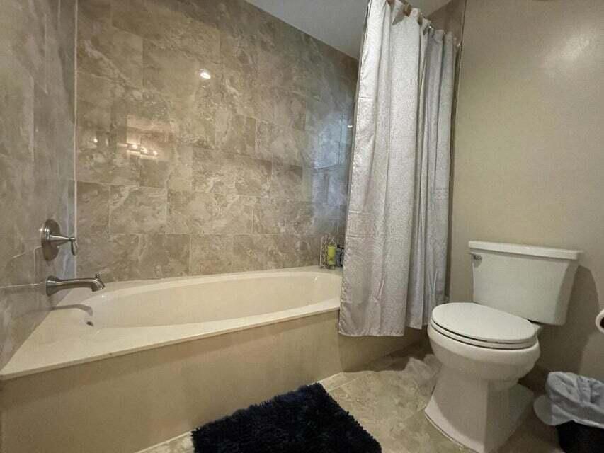 Activo con contrato: $4,500 (2 camas, 2 baños, 1180 Pies cuadrados)