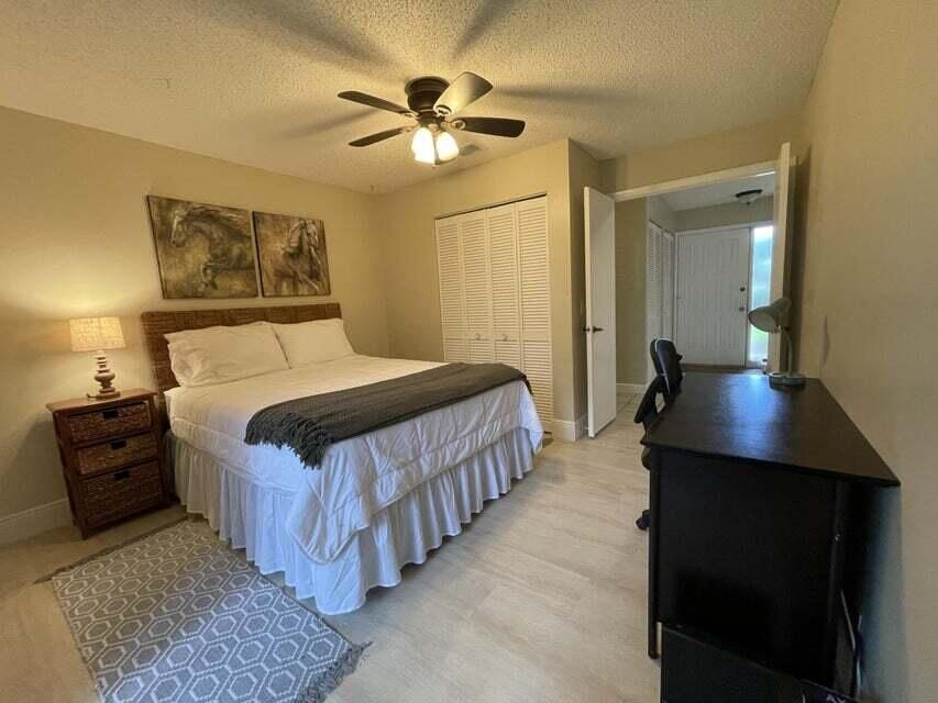 Activo con contrato: $4,500 (2 camas, 2 baños, 1180 Pies cuadrados)