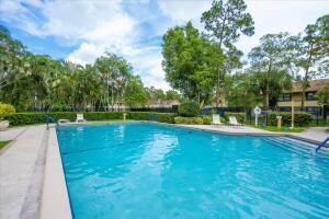 Activo con contrato: $4,500 (2 camas, 2 baños, 1180 Pies cuadrados)