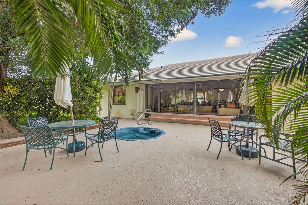 En Venta: $699,000 (4 camas, 2 baños, 2220 Pies cuadrados)