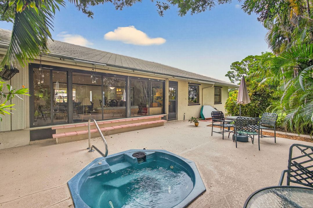 En Venta: $699,000 (4 camas, 2 baños, 2220 Pies cuadrados)