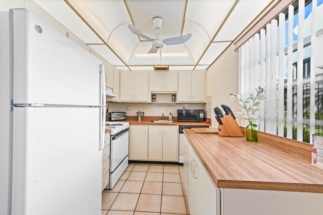 For Sale: $110,000 (2 beds, 2 baths, 910 Square Feet)