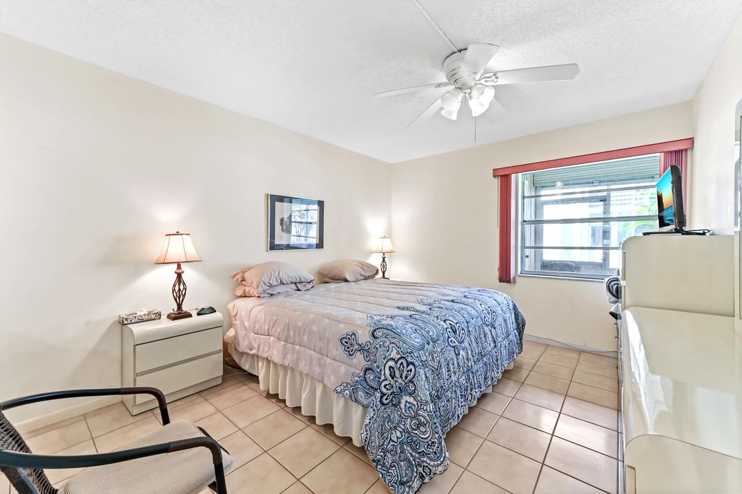 For Sale: $110,000 (2 beds, 2 baths, 910 Square Feet)