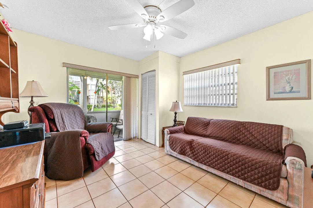 For Sale: $110,000 (2 beds, 2 baths, 910 Square Feet)
