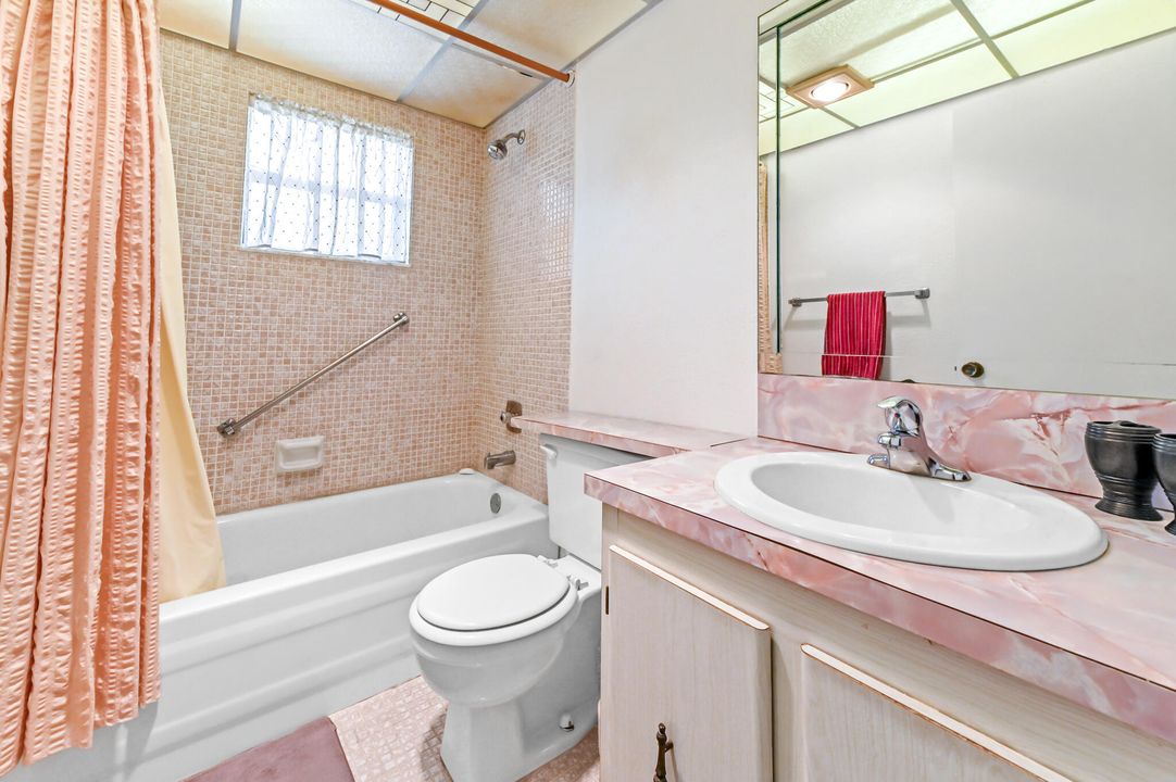 For Sale: $110,000 (2 beds, 2 baths, 910 Square Feet)