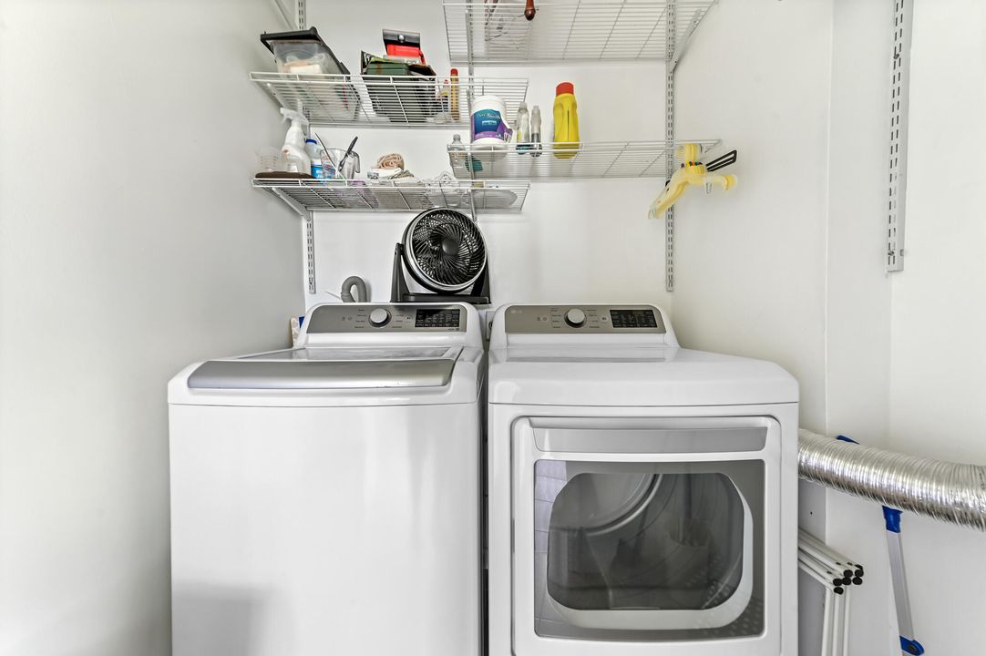 For Sale: $110,000 (2 beds, 2 baths, 910 Square Feet)