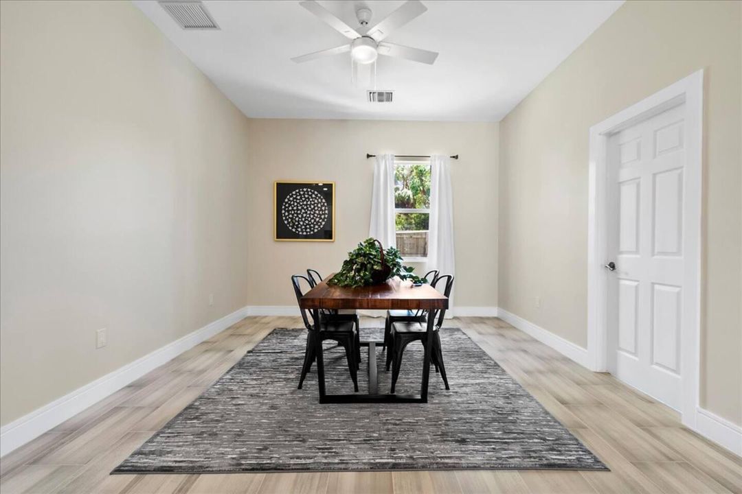 For Rent: $1,200 (1 beds, 1 baths, 2700 Square Feet)