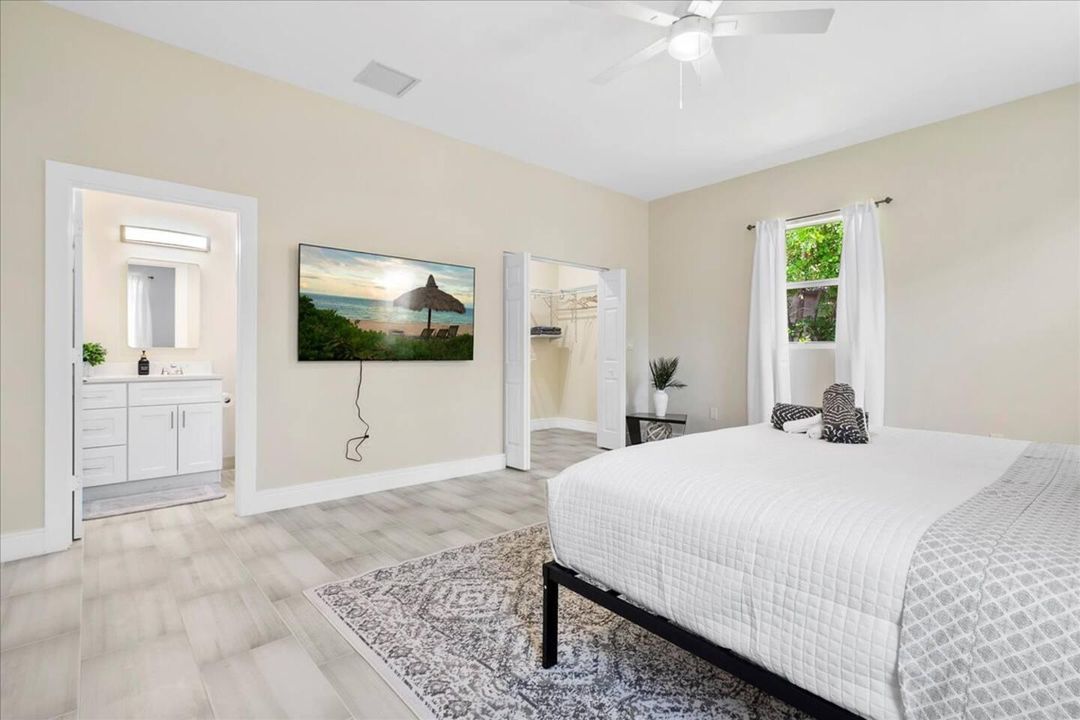 For Rent: $1,200 (1 beds, 1 baths, 2700 Square Feet)