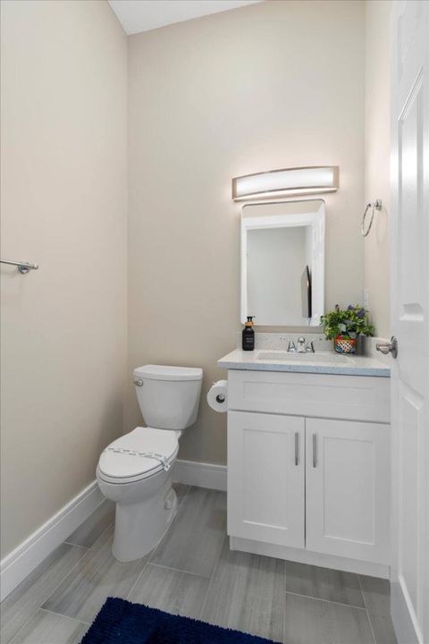 For Rent: $1,200 (1 beds, 1 baths, 2700 Square Feet)