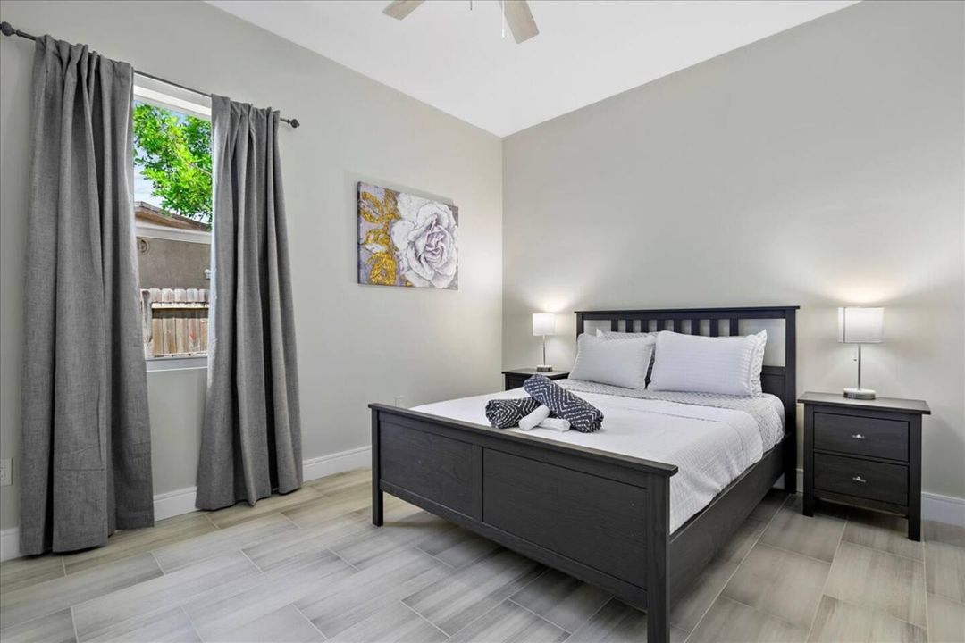 For Rent: $1,200 (1 beds, 1 baths, 2700 Square Feet)