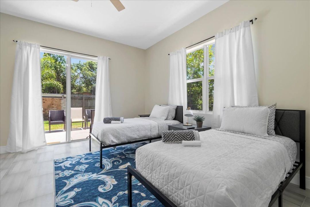 For Rent: $1,200 (1 beds, 1 baths, 2700 Square Feet)