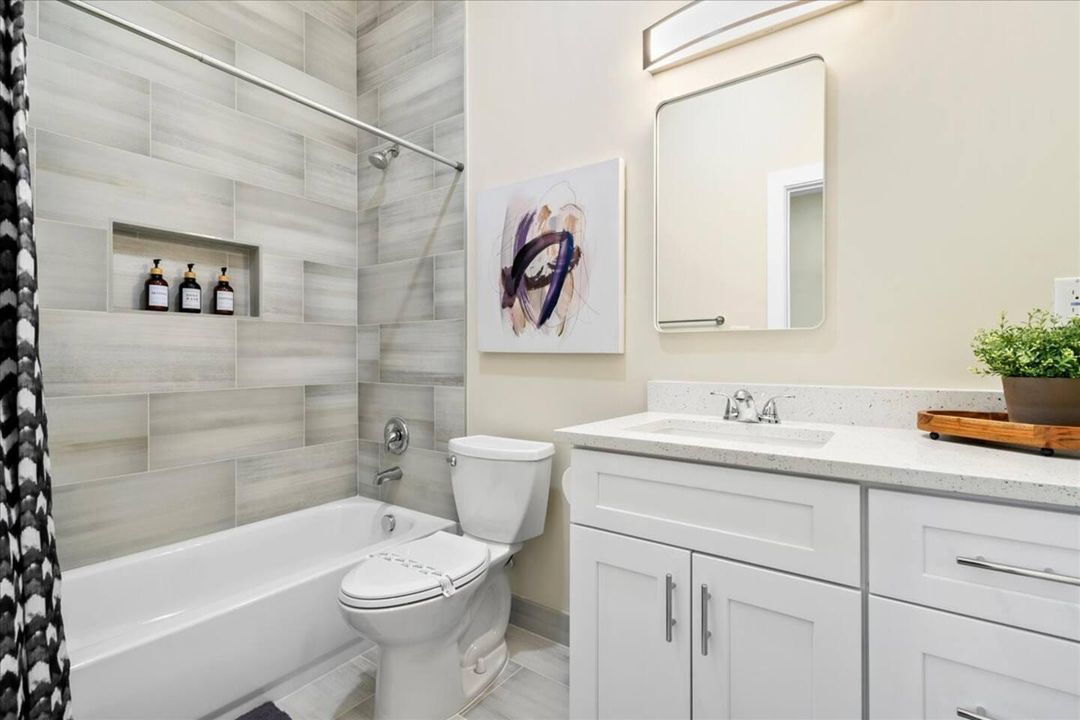 For Rent: $1,200 (1 beds, 1 baths, 2700 Square Feet)