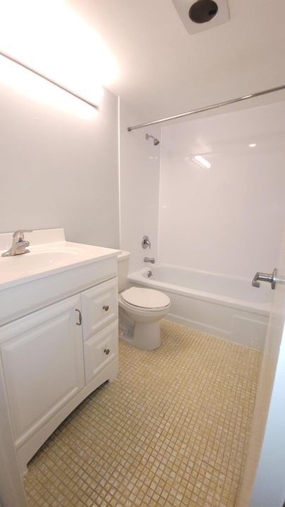 Activo con contrato: $79,000 (1 camas, 1 baños, 570 Pies cuadrados)