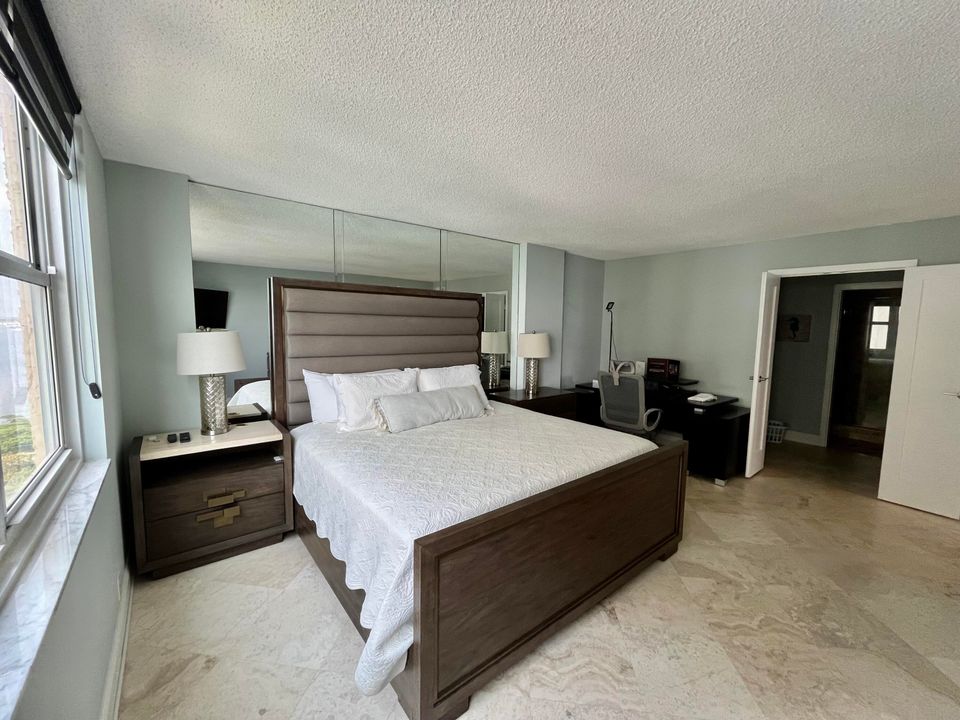 合同活跃: $6,500 (2 贝兹, 2 浴室, 1400 平方英尺)