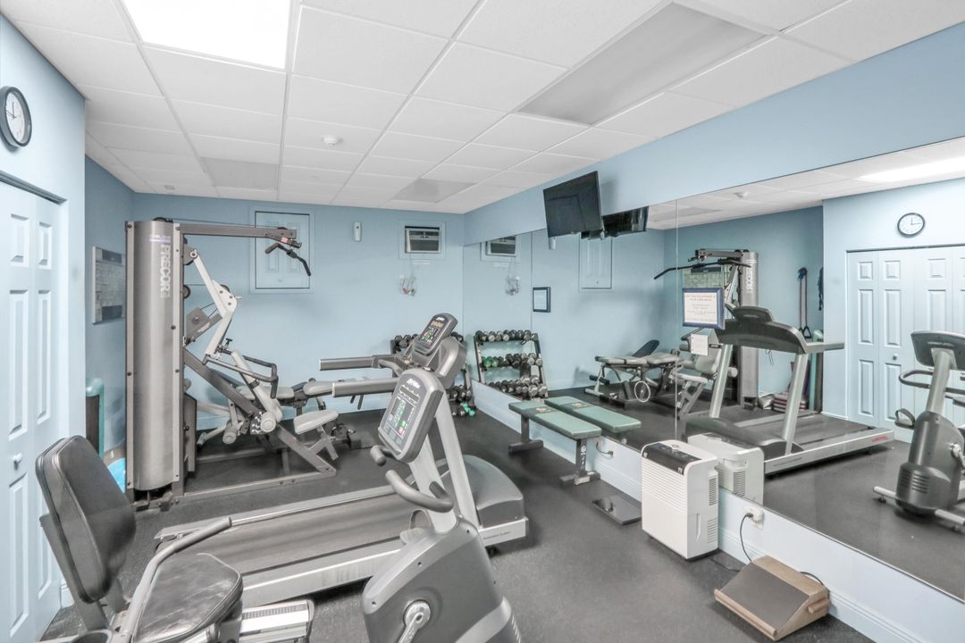 合同活跃: $6,500 (2 贝兹, 2 浴室, 1400 平方英尺)