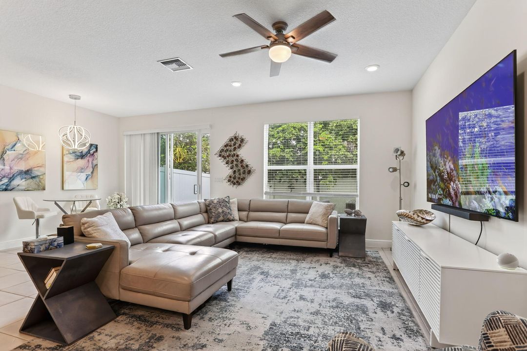 待售: $479,000 (2 贝兹, 2 浴室, 1494 平方英尺)