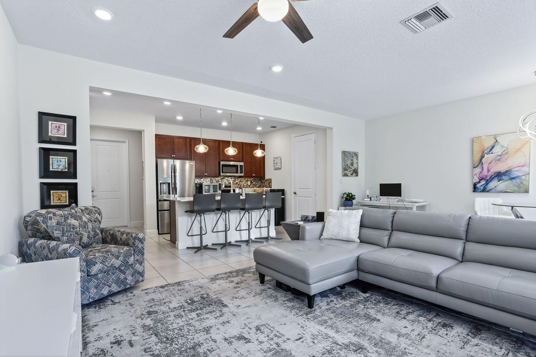 待售: $479,000 (2 贝兹, 2 浴室, 1494 平方英尺)