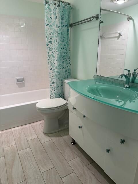 For Sale: $379,000 (2 beds, 2 baths, 1281 Square Feet)