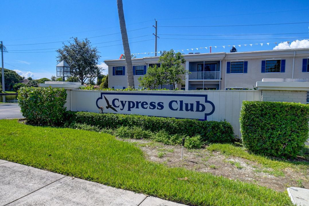 For Sale: $185,000 (1 beds, 1 baths, 667 Square Feet)