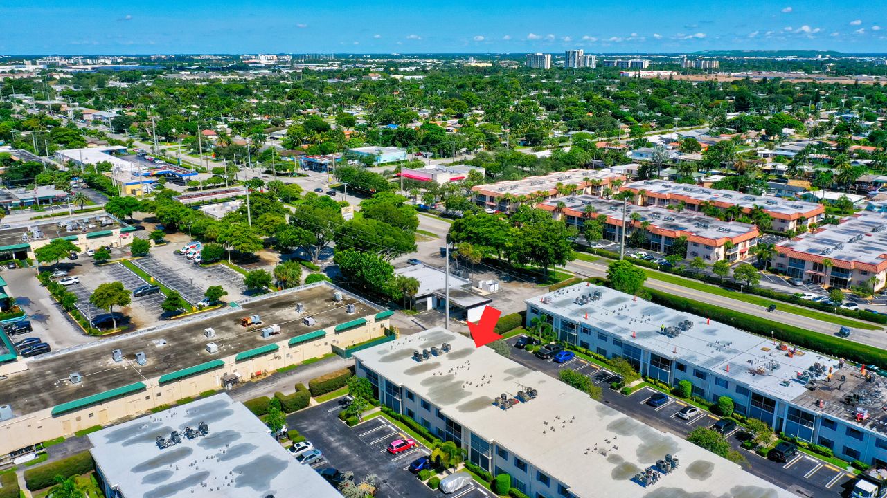 For Sale: $185,000 (1 beds, 1 baths, 667 Square Feet)