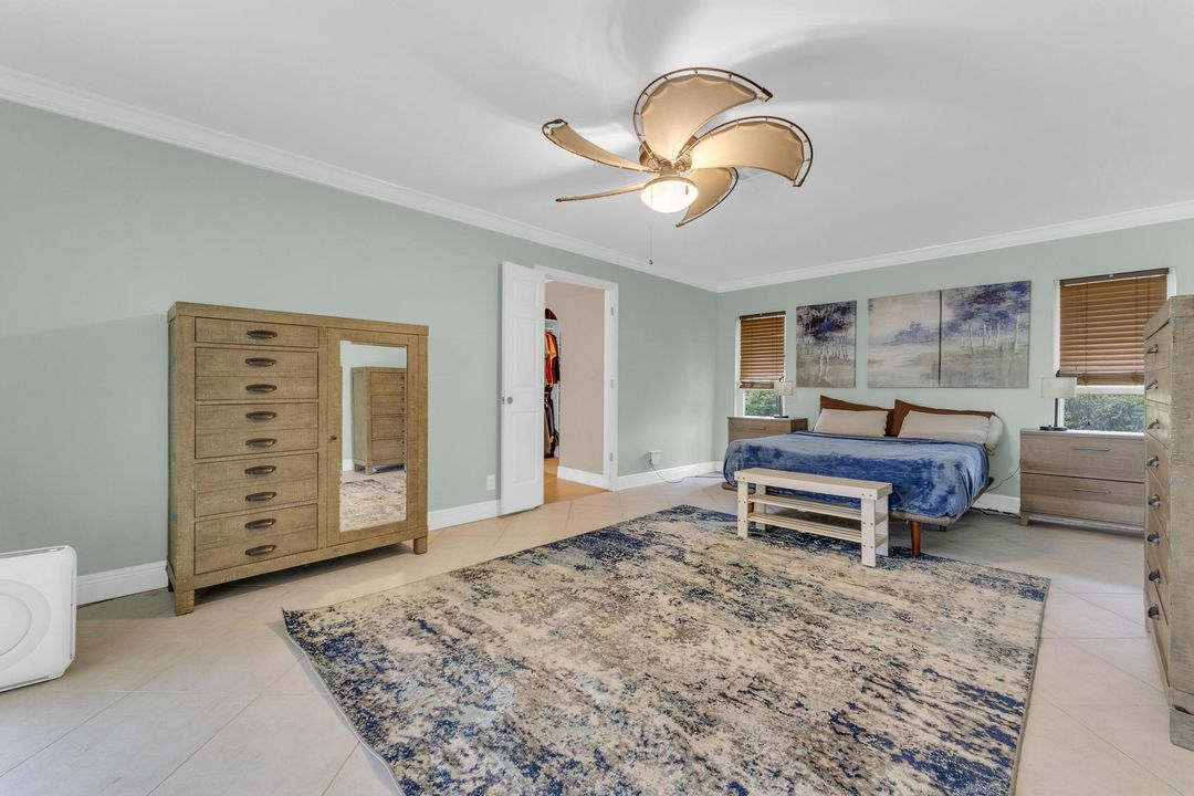 For Sale: $1,100,000 (4 beds, 2 baths, 2723 Square Feet)