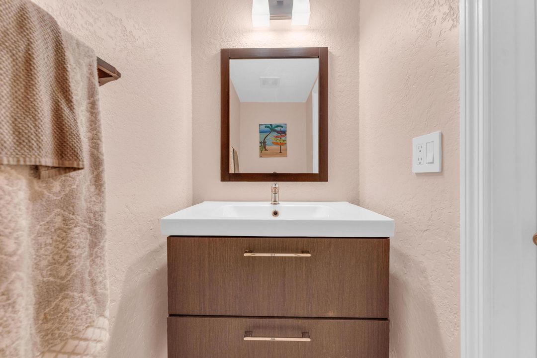 For Sale: $1,100,000 (4 beds, 2 baths, 2723 Square Feet)