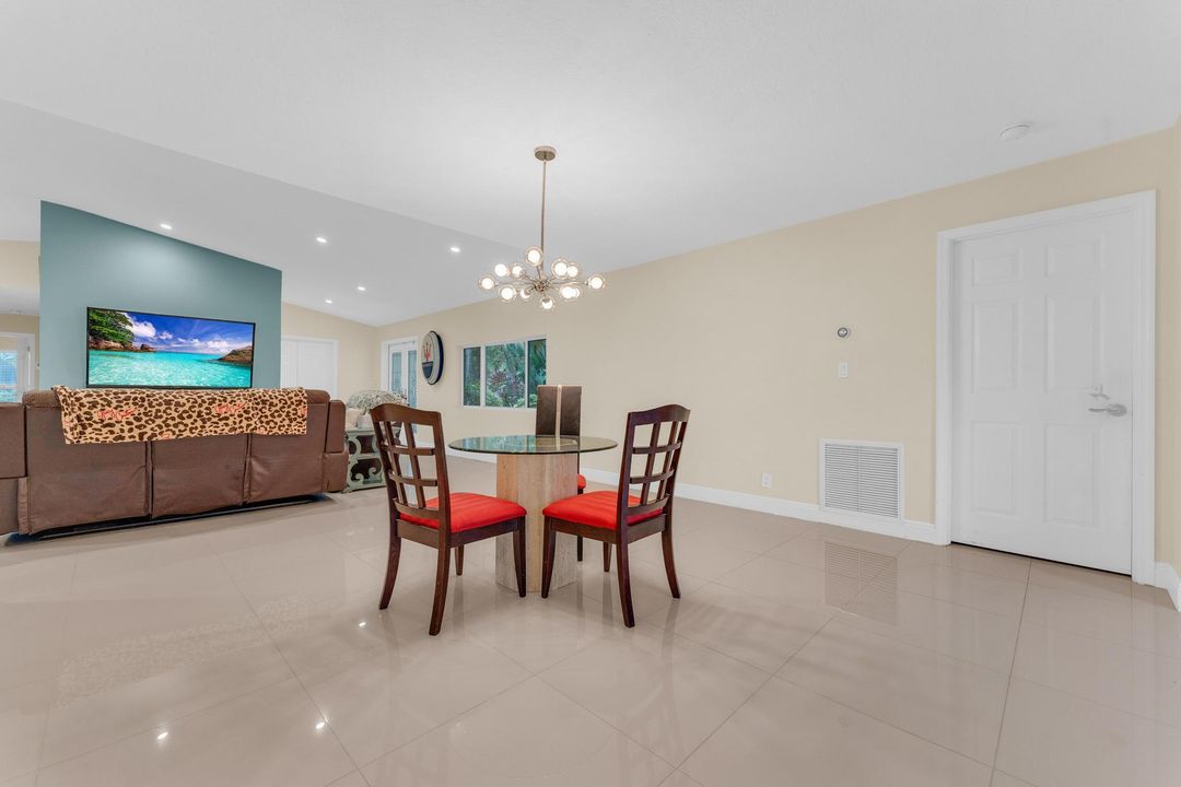 For Sale: $1,100,000 (4 beds, 2 baths, 2723 Square Feet)