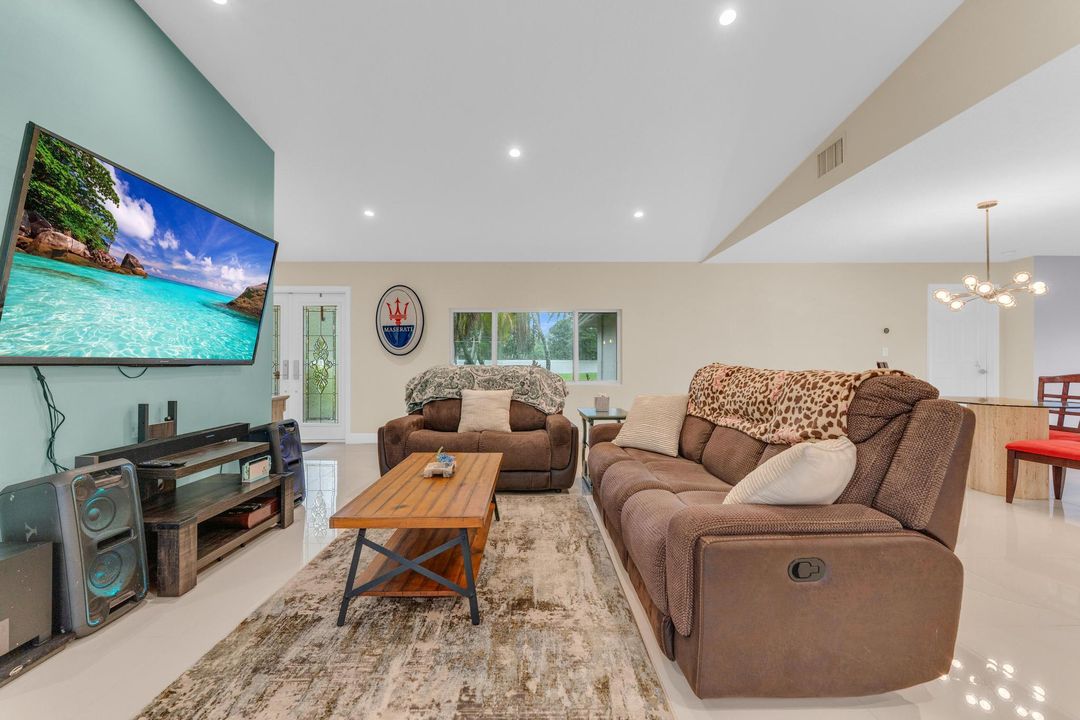 For Sale: $1,100,000 (4 beds, 2 baths, 2723 Square Feet)