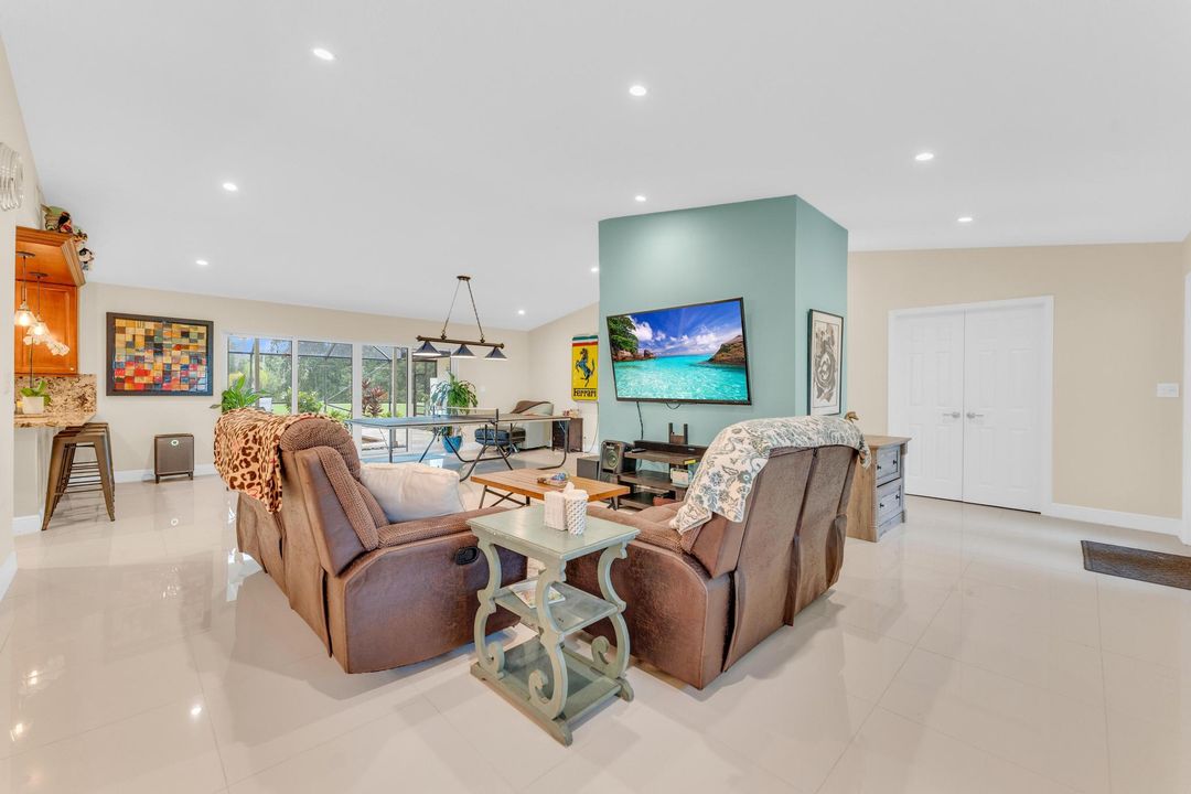 For Sale: $1,100,000 (4 beds, 2 baths, 2723 Square Feet)