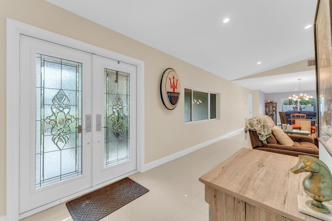 For Sale: $1,100,000 (4 beds, 2 baths, 2723 Square Feet)