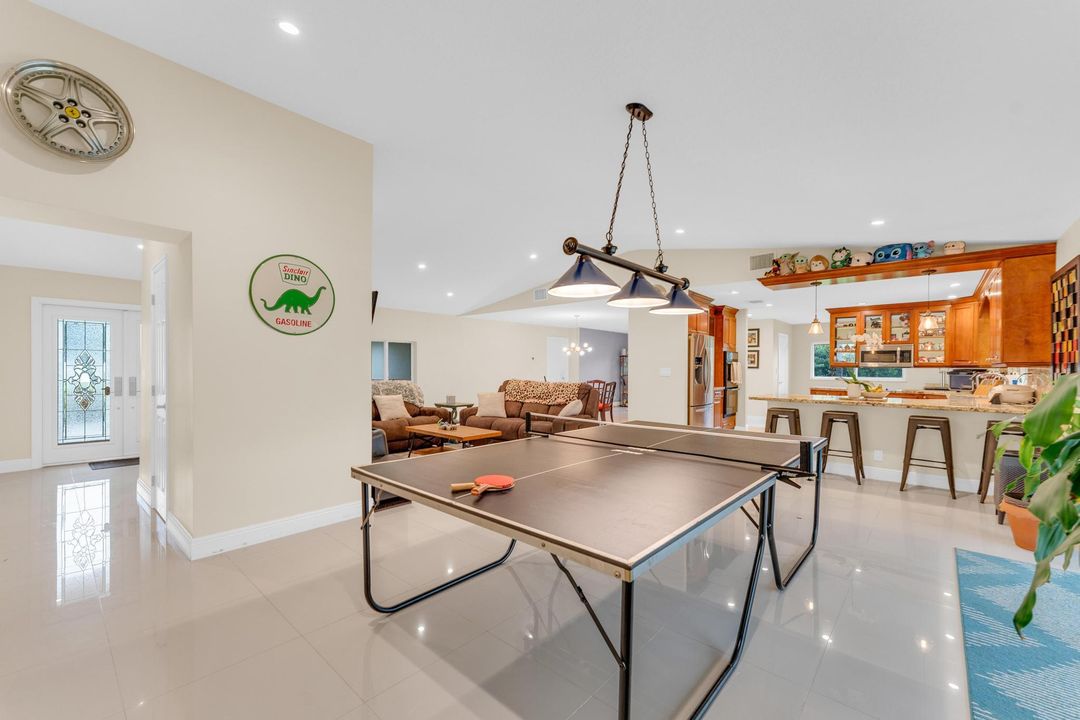 For Sale: $1,100,000 (4 beds, 2 baths, 2723 Square Feet)