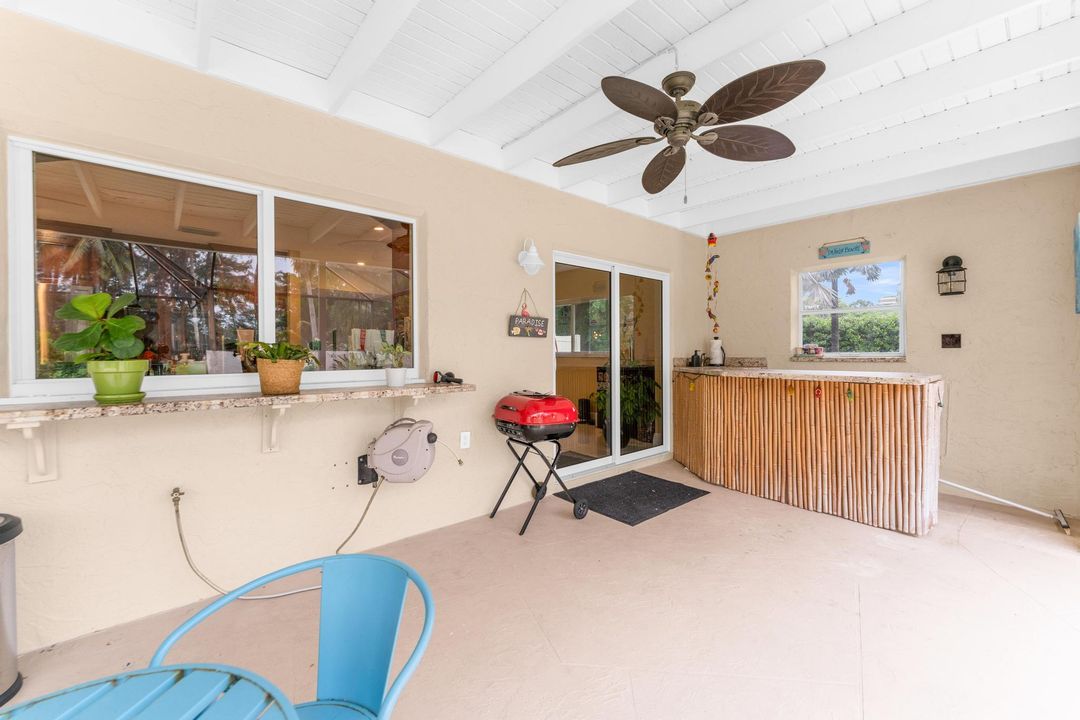 For Sale: $1,100,000 (4 beds, 2 baths, 2723 Square Feet)