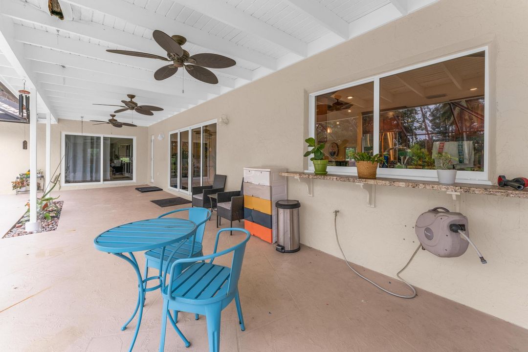 For Sale: $1,100,000 (4 beds, 2 baths, 2723 Square Feet)