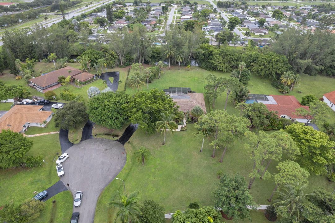 For Sale: $1,100,000 (4 beds, 2 baths, 2723 Square Feet)