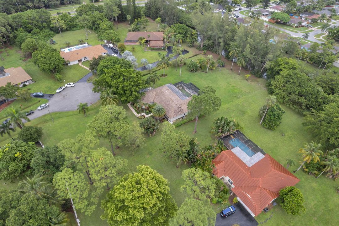 For Sale: $1,100,000 (4 beds, 2 baths, 2723 Square Feet)