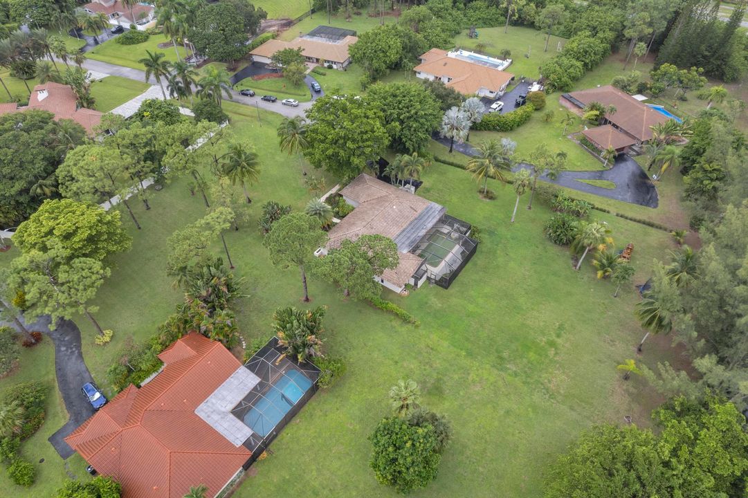 For Sale: $1,100,000 (4 beds, 2 baths, 2723 Square Feet)