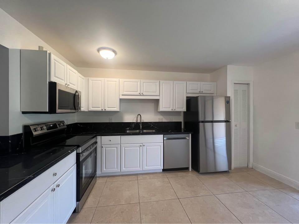 Recently Rented: $2,050 (2 beds, 2 baths, 1026 Square Feet)