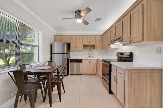 Active With Contract: $229,000 (2 beds, 2 baths, 1114 Square Feet)
