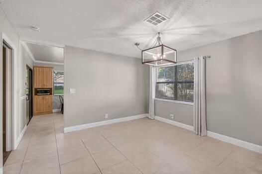 Active With Contract: $229,000 (2 beds, 2 baths, 1114 Square Feet)