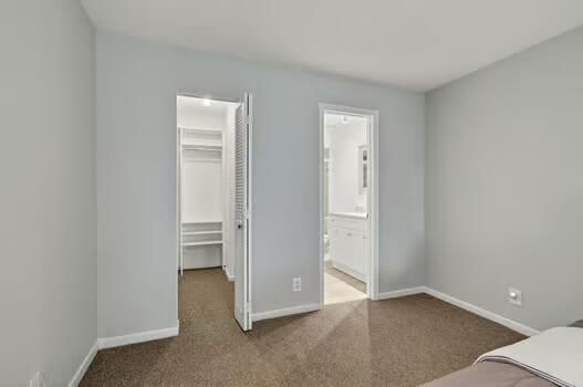 Active With Contract: $229,000 (2 beds, 2 baths, 1114 Square Feet)