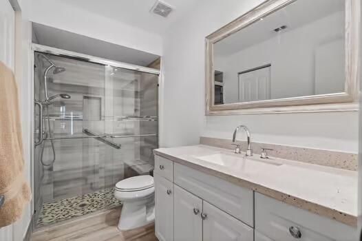 Active With Contract: $229,000 (2 beds, 2 baths, 1114 Square Feet)