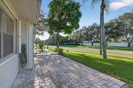 Active With Contract: $229,000 (2 beds, 2 baths, 1114 Square Feet)