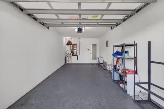 Active With Contract: $229,000 (2 beds, 2 baths, 1114 Square Feet)