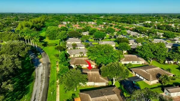 Active With Contract: $229,000 (2 beds, 2 baths, 1114 Square Feet)