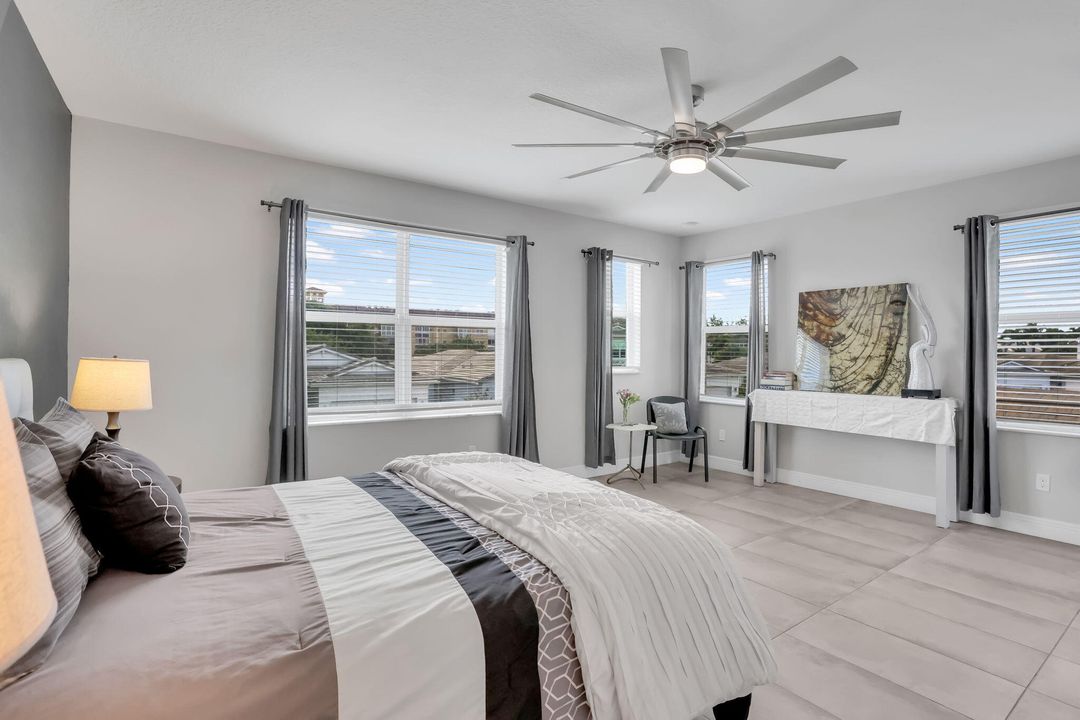 Activo con contrato: $710,000 (4 camas, 3 baños, 2179 Pies cuadrados)