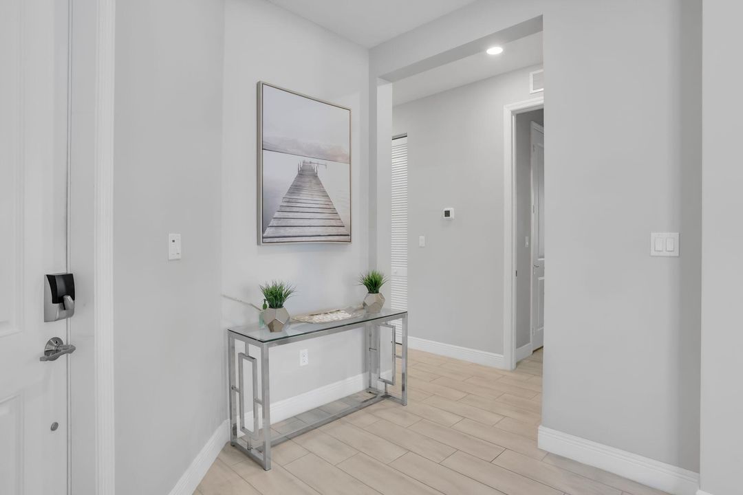 Activo con contrato: $710,000 (4 camas, 3 baños, 2179 Pies cuadrados)