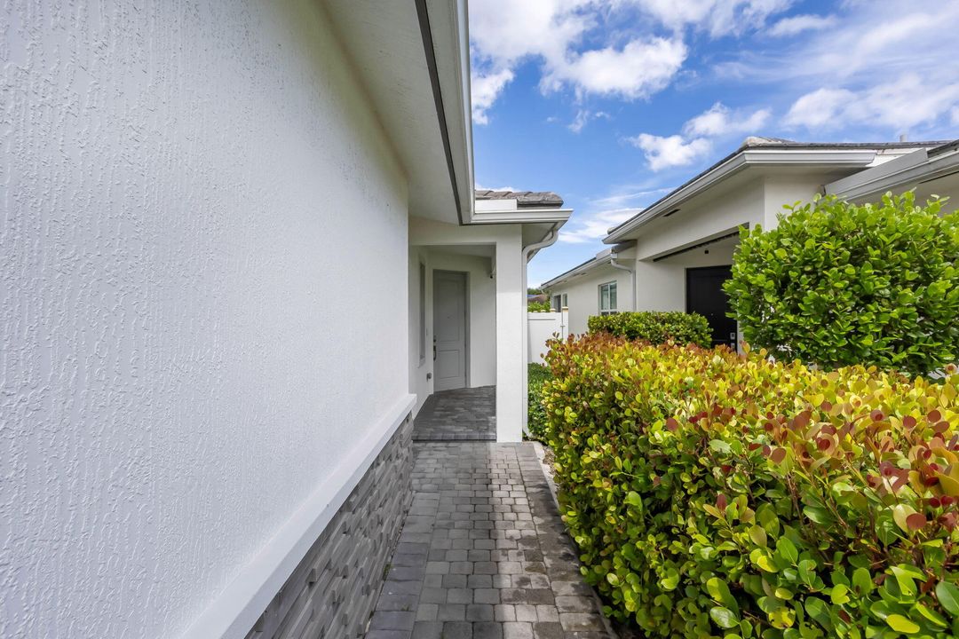 Activo con contrato: $710,000 (4 camas, 3 baños, 2179 Pies cuadrados)