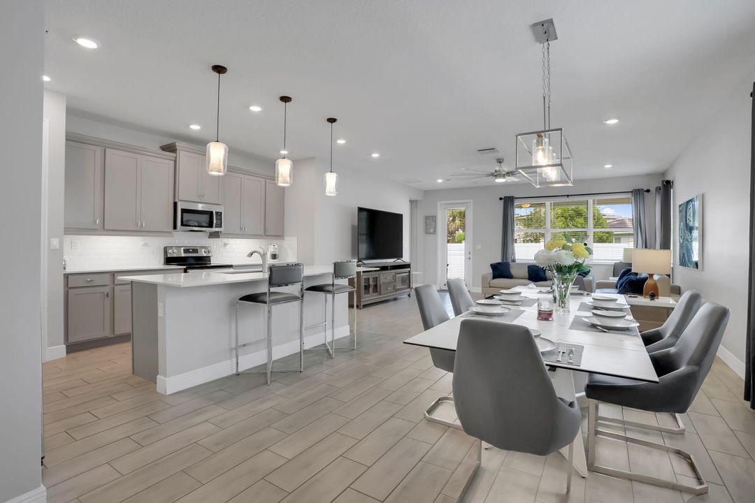 Activo con contrato: $710,000 (4 camas, 3 baños, 2179 Pies cuadrados)