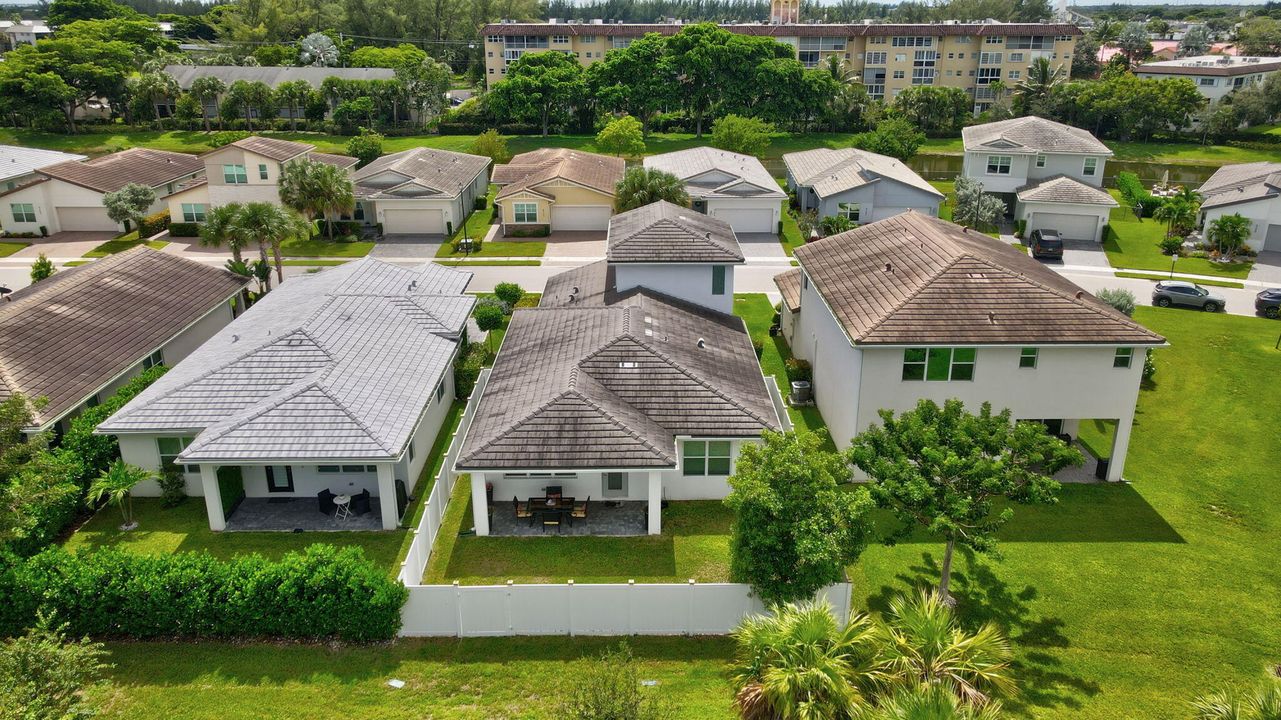 Activo con contrato: $710,000 (4 camas, 3 baños, 2179 Pies cuadrados)